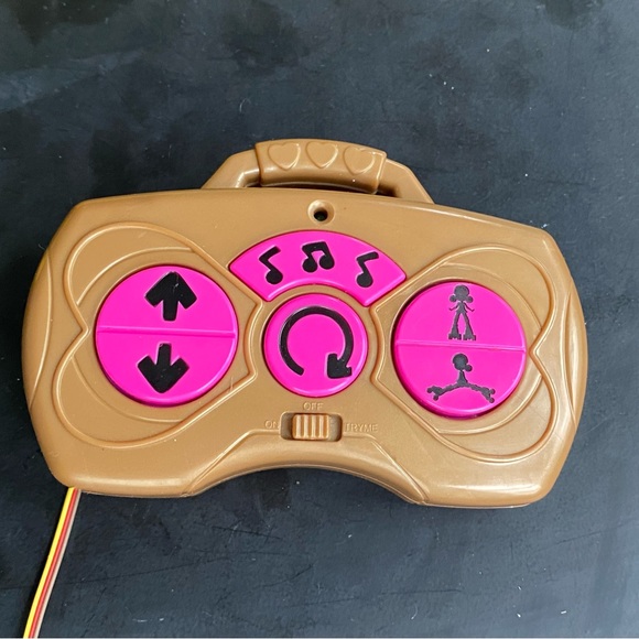 Jakk Toys Rock N Rollerskate Doll Rc Rainbow Riley Light Up